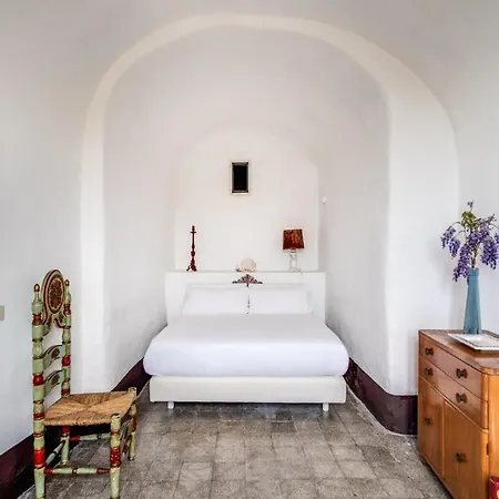 Aragona Historic With Views And Guest Services *