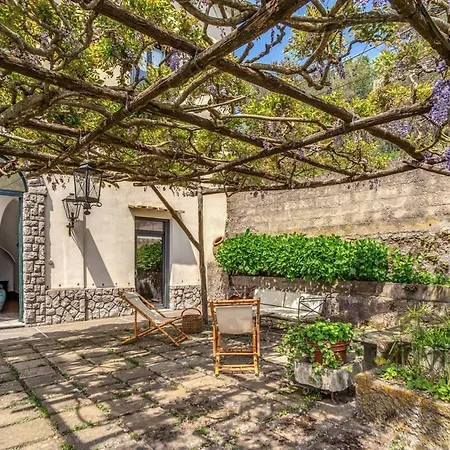 Aragona Historic With Views And Guest Services Massa Lubrense