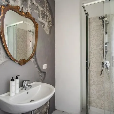 Aragona Historic With Views And Guest Services