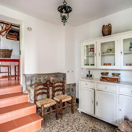 Aragona Historic With Views And Guest Services Villa