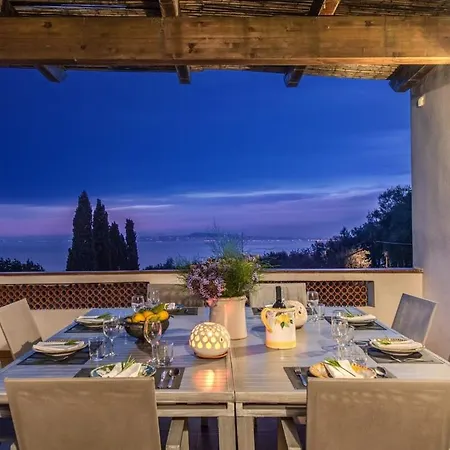 Aragona Historic With Views And Guest Services *