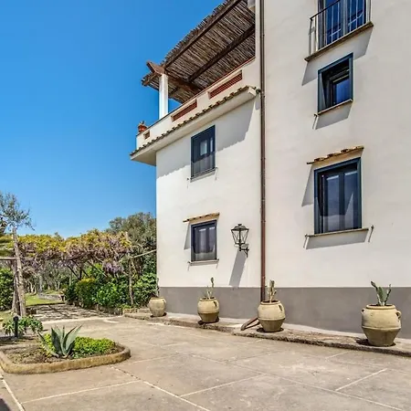 Aragona Historic With Views And Guest Services Villa