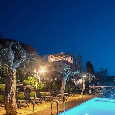 Aragona Historic With Views And Guest Services Villa Massa Lubrense