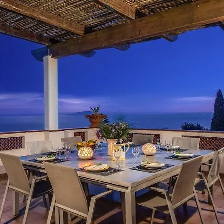 Aragona Historic With Views And Guest Services Massa Lubrense