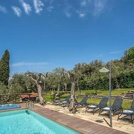 Villa Aragona Historic With Views And Guest Services *