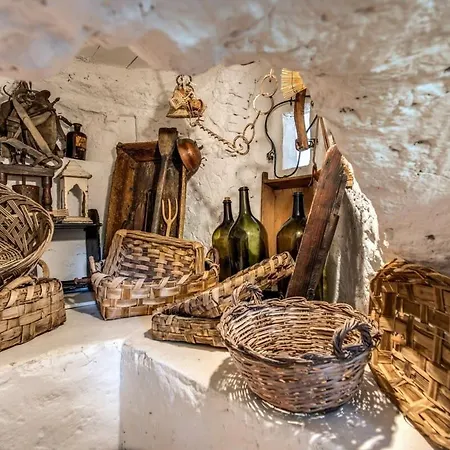Aragona Historic With Views And Guest Services *