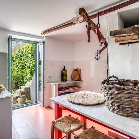 Aragona Historic With Views And Guest Services Massa Lubrense