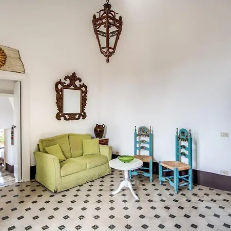 Villa Aragona Historic With Views And Guest Services