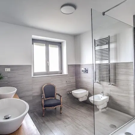Aragona Historic With Views And Guest Services *
