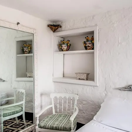 Aragona Historic With Views And Guest Services Villa *