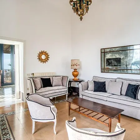 Villa Aragona Historic With Views And Guest Services