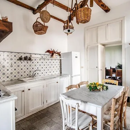 Aragona Historic With Views And Guest Services * Massa Lubrense