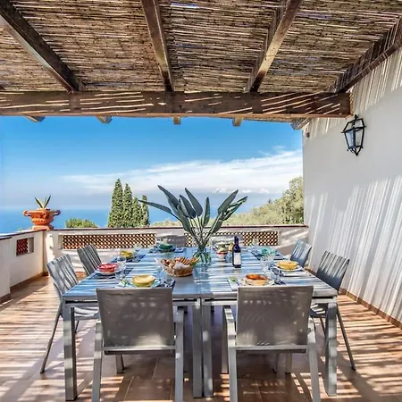 Villa Aragona Historic With Views And Guest Services